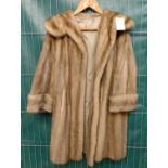 Vintage palomino mink fur vintage short coat. (B.P. 21% + VAT)
