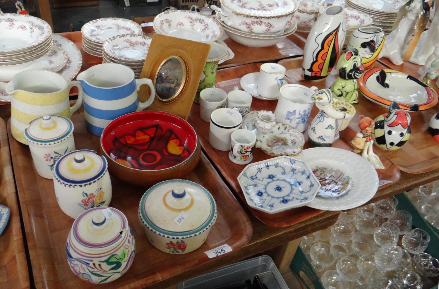 Five trays of mainly china to include: Lorna Bailey design items; Old Elgreave pottery ' - Image 4 of 5