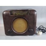 Vintage Bush type DAC 90A brown Bakelite mains radio, serial number 73-114382. (B.P. 21% + VAT)