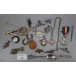 Bag of assorted oddments of silver: pin brooches, military badges, chains, fobs etc. (B.P. 21% +