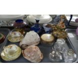 Tray of mixed items to include: glass inkpots, conch shells, two Paragon small cabinet cups and