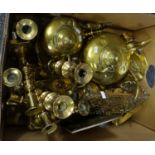 Box of brassware to include: kettles, fireside items, candlesticks, trivets, ashtrays etc. (B.P. 21%