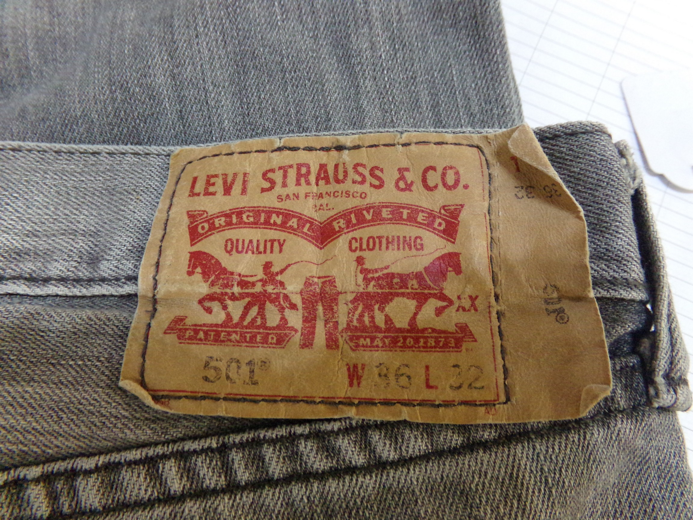 Two boxes of vintage denim Levi Strauss & Co jeans in various sizes and colours. (2) (B.P. 21% + - Image 2 of 3