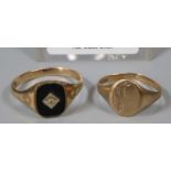 9ct gold signet ring. 2.8g approx. Together with another 9ct gold hardstone signet ring 4.1g approx.