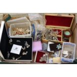 Box of assorted Jewellery to include: various brooches, necklaces, silver coin bracelet etc. (B.P.
