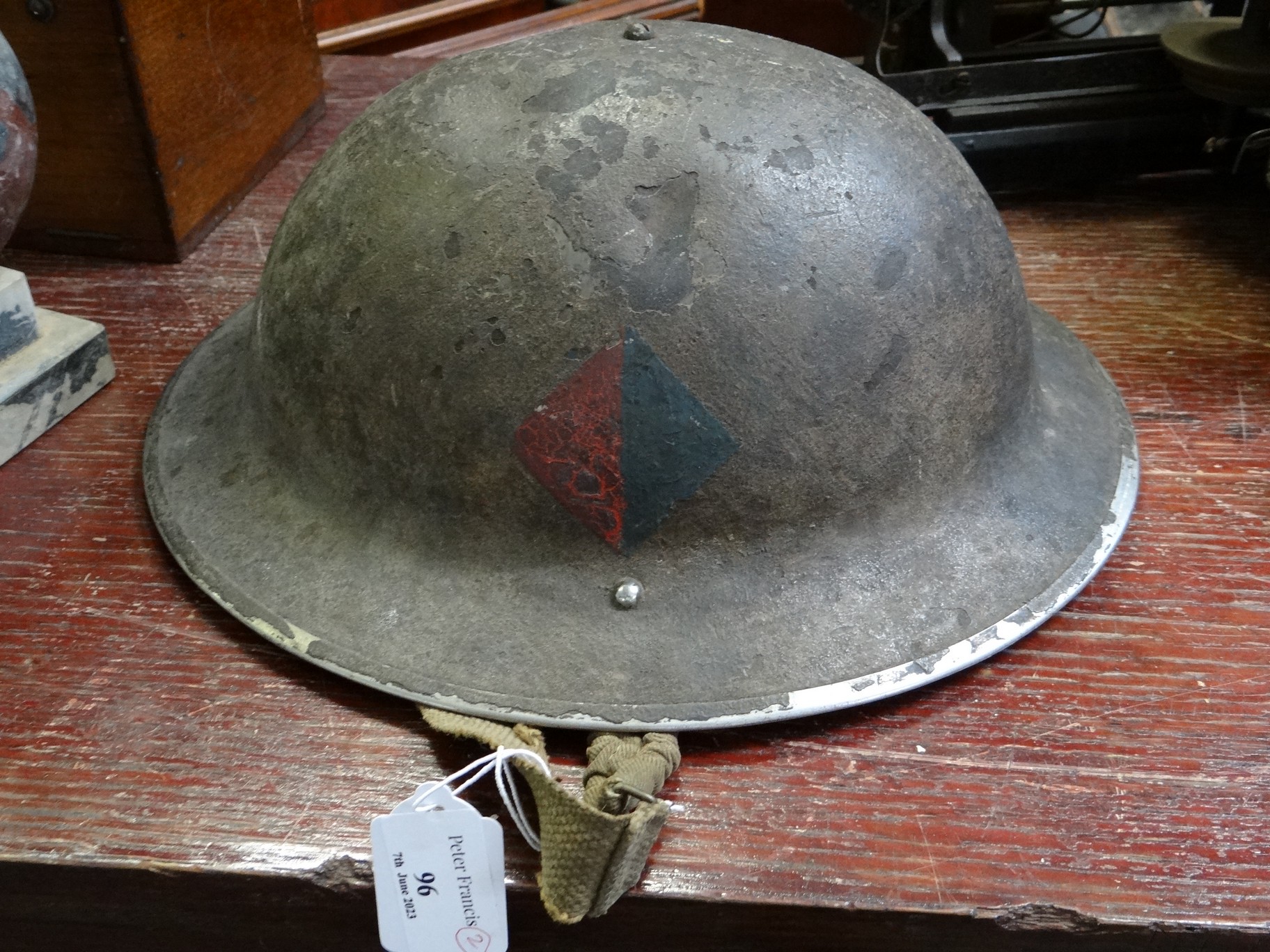 WWII helmet dated 1938/9? together with a boxed gas mask. (2) (B.P. 21% + VAT) - Image 4 of 8