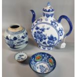 Mixed lot of Chinese porcelain items to include: blue and white ginger jar, Qing, missing cover,