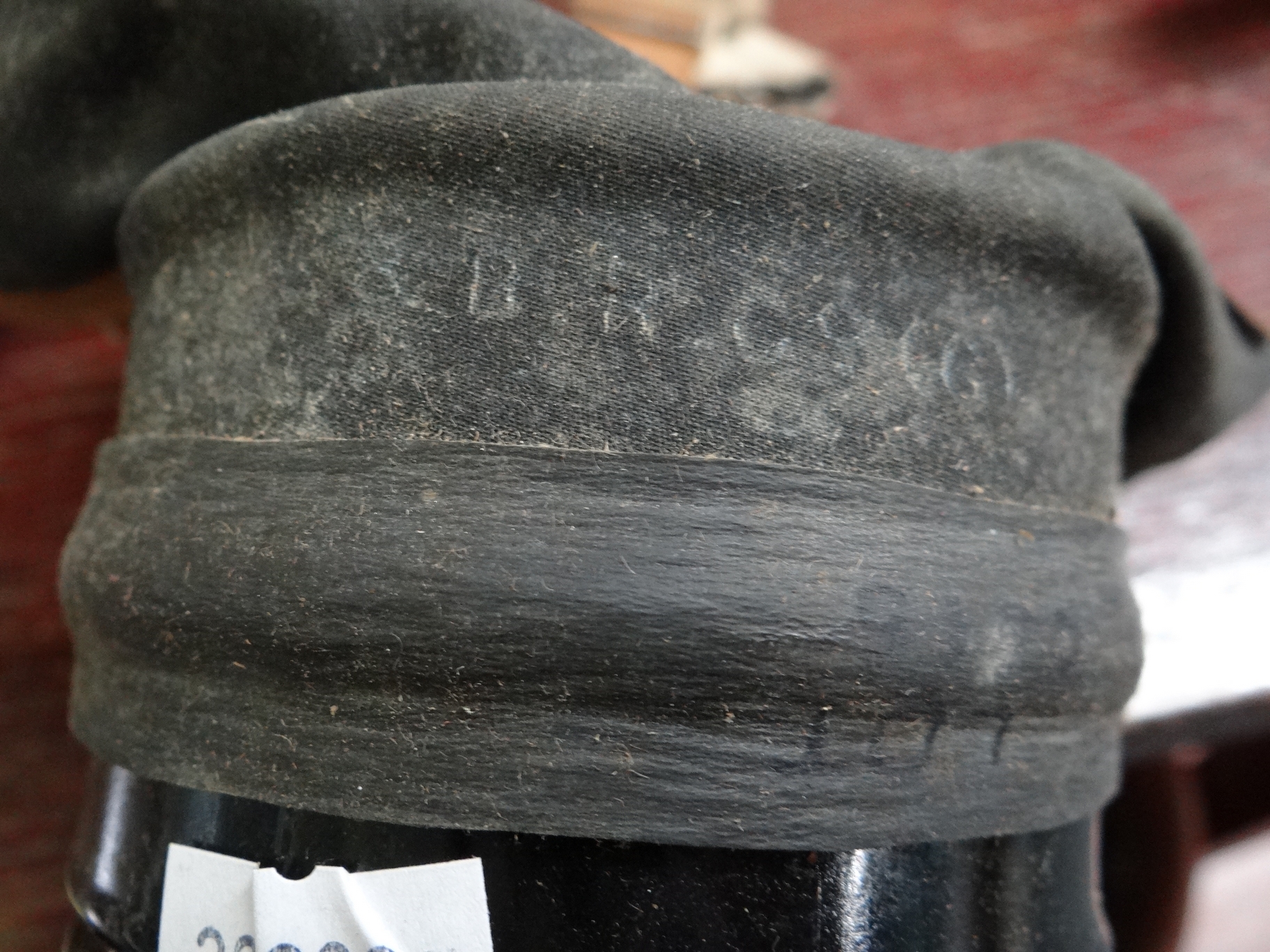 WWII helmet dated 1938/9? together with a boxed gas mask. (2) (B.P. 21% + VAT) - Image 6 of 8