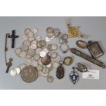 Small box of assorted silver and other items to include: silver Crown dated 1935, propelling pencil,