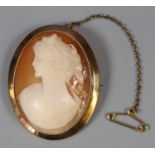 9ct gold framed cameo brooch. (B.P. 21% + VAT)