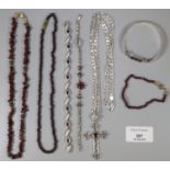 Bag of jewellery to include: silver and purple stone bracelet, silver chain with pendant cross,