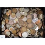 Box comprising a large collection of GB and Foreign coinage: two shillings, 10p coins, one pennies