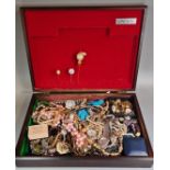 Wooden box comprising assorted jewellery: pendants, necklaces, watches, pearls, hat pin etc. (B.P.