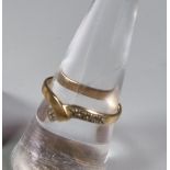 9ct gold modernist white stone dress ring. 1.7g approx. Size O. (B.P. 21% + VAT)