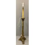 Good quality 19th century ormolu bronze torchere stand in classical style with acanthus leaf foliate