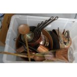 Box of copperware to include: teapot, pans, strainers, spoons, cider measures, shallow dishes, box