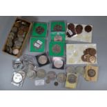 Collection of assorted British coins, to include: QEII Crowns, copper coinage, odd silver coins etc.