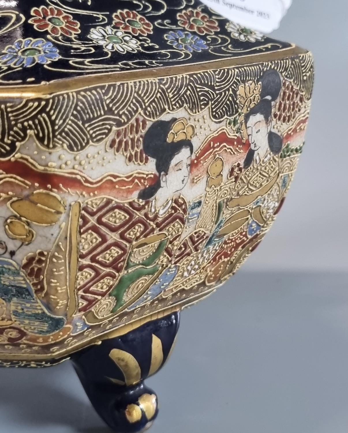 Japanese gilded polychrome hexagonal section tripod Kora and lid, decorated with Moriage enamels, - Image 4 of 4