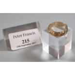 9ct gold ring. Ring size T. 2.7g approx. (B.P. 21% + VAT)