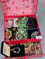 Collection of vintage and other jewellery in modern jewellery box to include: necklaces, pearls,
