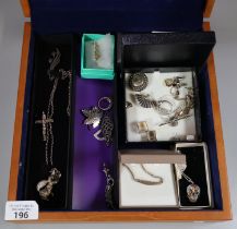 Collection of silver jewellery to include: silver dog with diamond collar, silver fox on a silver