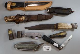 Box comprising 19th century horn and steel fleam, penknives, military issue knives, Solingen