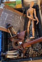 Tray of assorted treen to include: artist's jointed wooden figure, vintage child's school slate,
