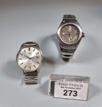 Seiko Kinetic stainless steel modernist wristwatch with sweep second hand and date aperture,