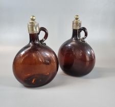 Pair of onion shaped glass decanters with plated mounts. (2) (B.P. 21% + VAT)
