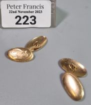 Pair of 18ct gold gentleman's oval cufflinks. 5.8g approx. (B.P. 21% + VAT)