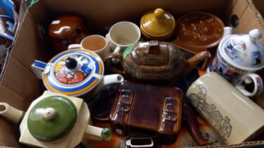 Collection of assorted gilded pottery and porcelain tea ware items, some miniatures together with