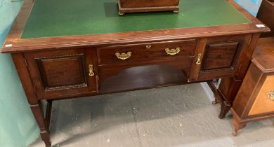 Edwardian mahogany leather top desk, the moulded top above an arrangement of three drawer with