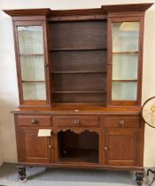 Victorian oak two stage cabinet back dog kennel dresser. (B.P. 21% + VAT)