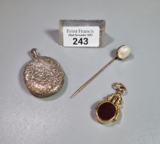 9ct gold bloodstone fob pendant together with white metal engraved locket and yellow metal stock pin