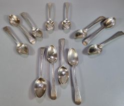 Set of twelve Georgian bright cut silver dessert spoons. London hallmarks, George IV 1821.