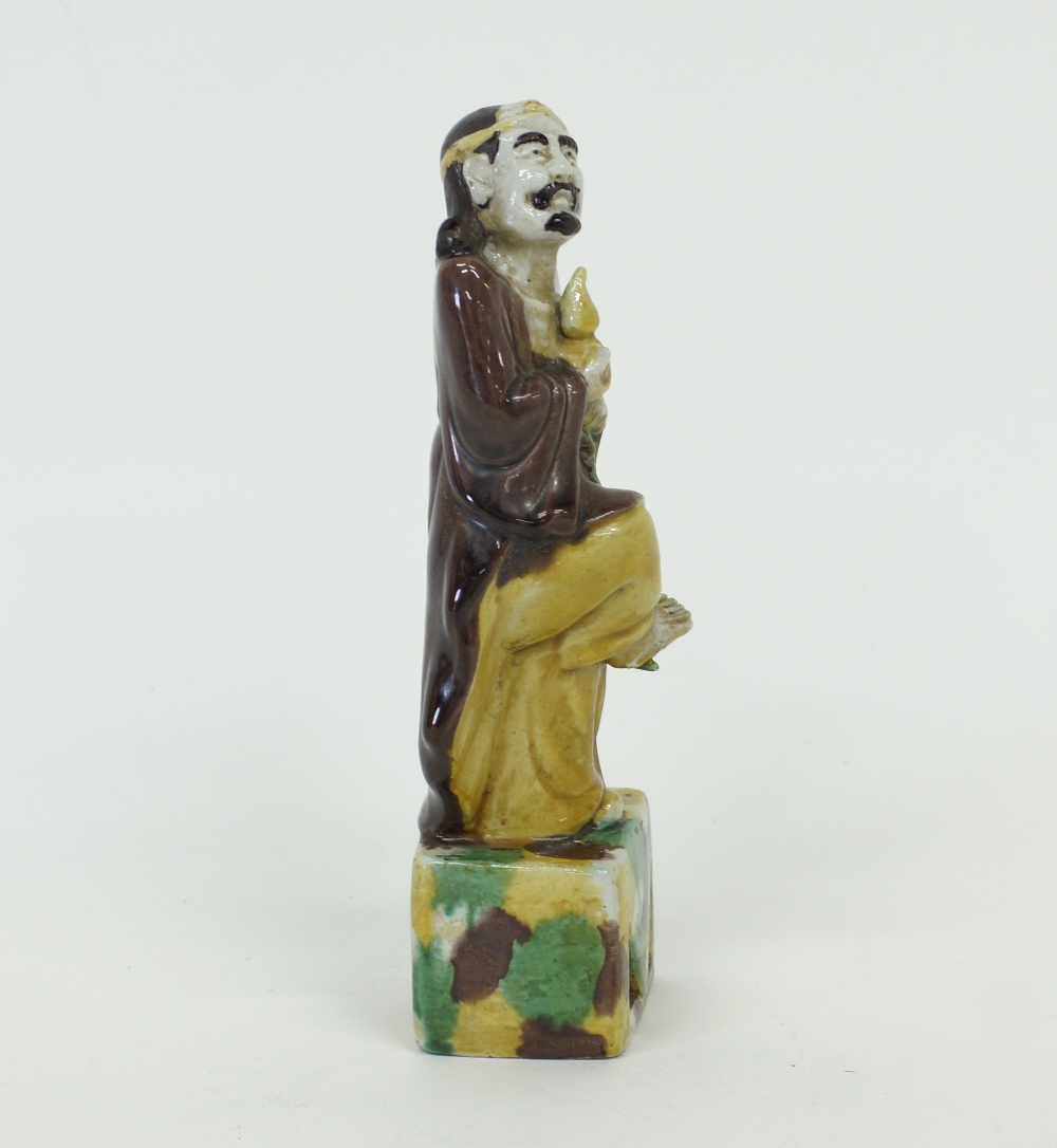 A Chinese sancai glazed porcelain figure of a sage - Image 4 of 7