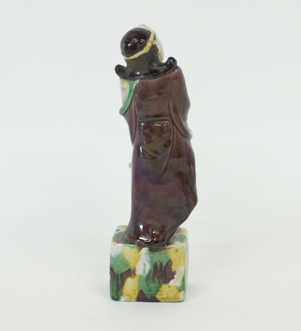 A Chinese sancai glazed porcelain figure of a sage - Image 3 of 7