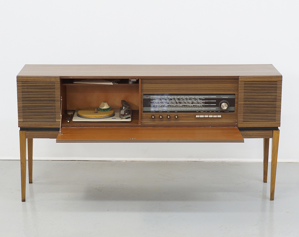 A vintage KORTING Palermo stereo music center