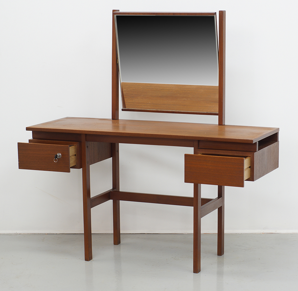 A teak dressing table and chair - Image 3 of 5