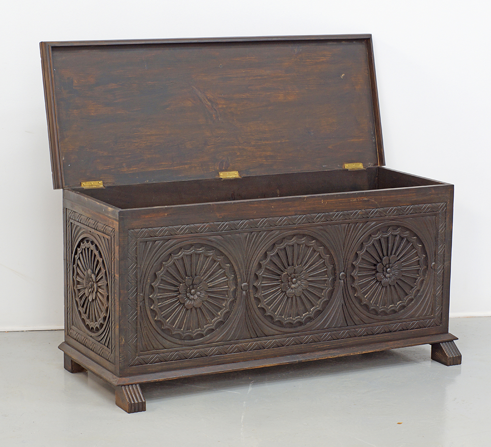 Cypriot dowry chest - Image 2 of 2