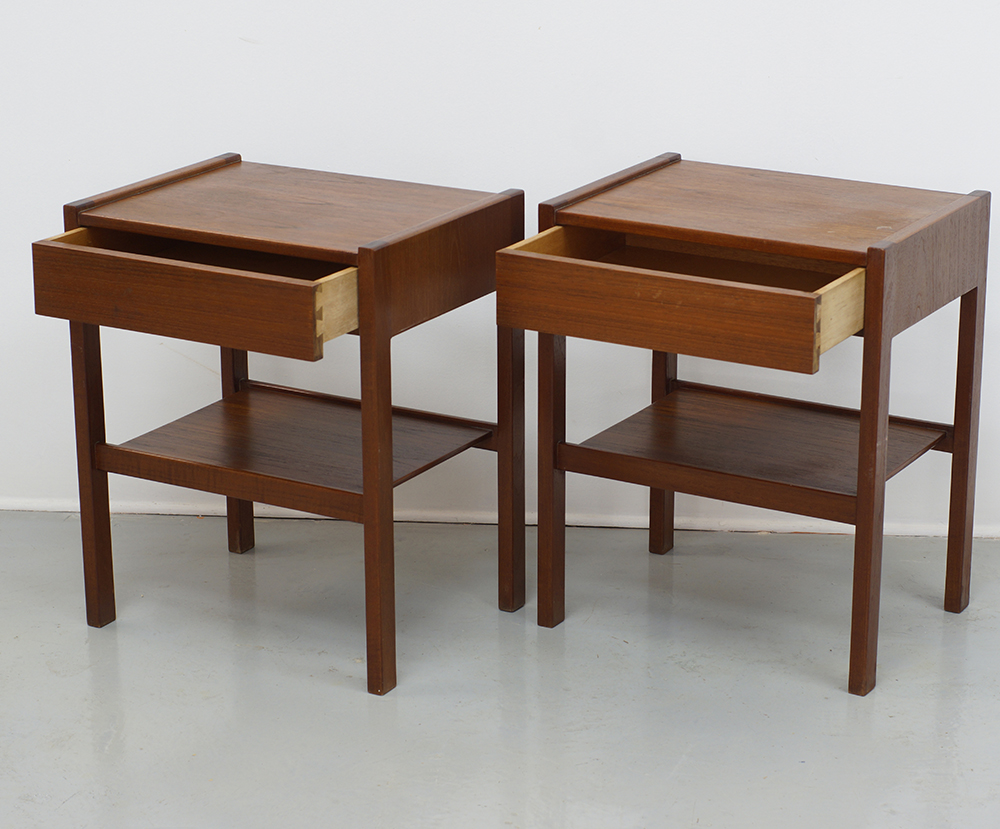 A pair of teak bedside tables - Image 2 of 3