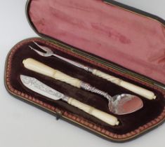 A set of silver pickle servers