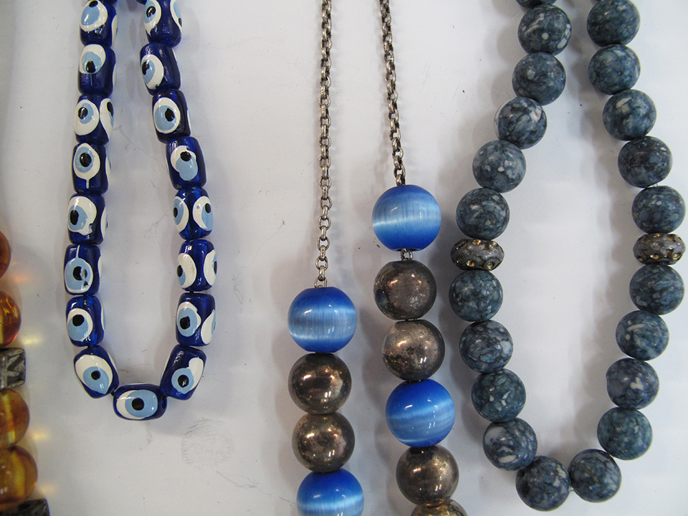 A collection of worry beads - Image 6 of 6