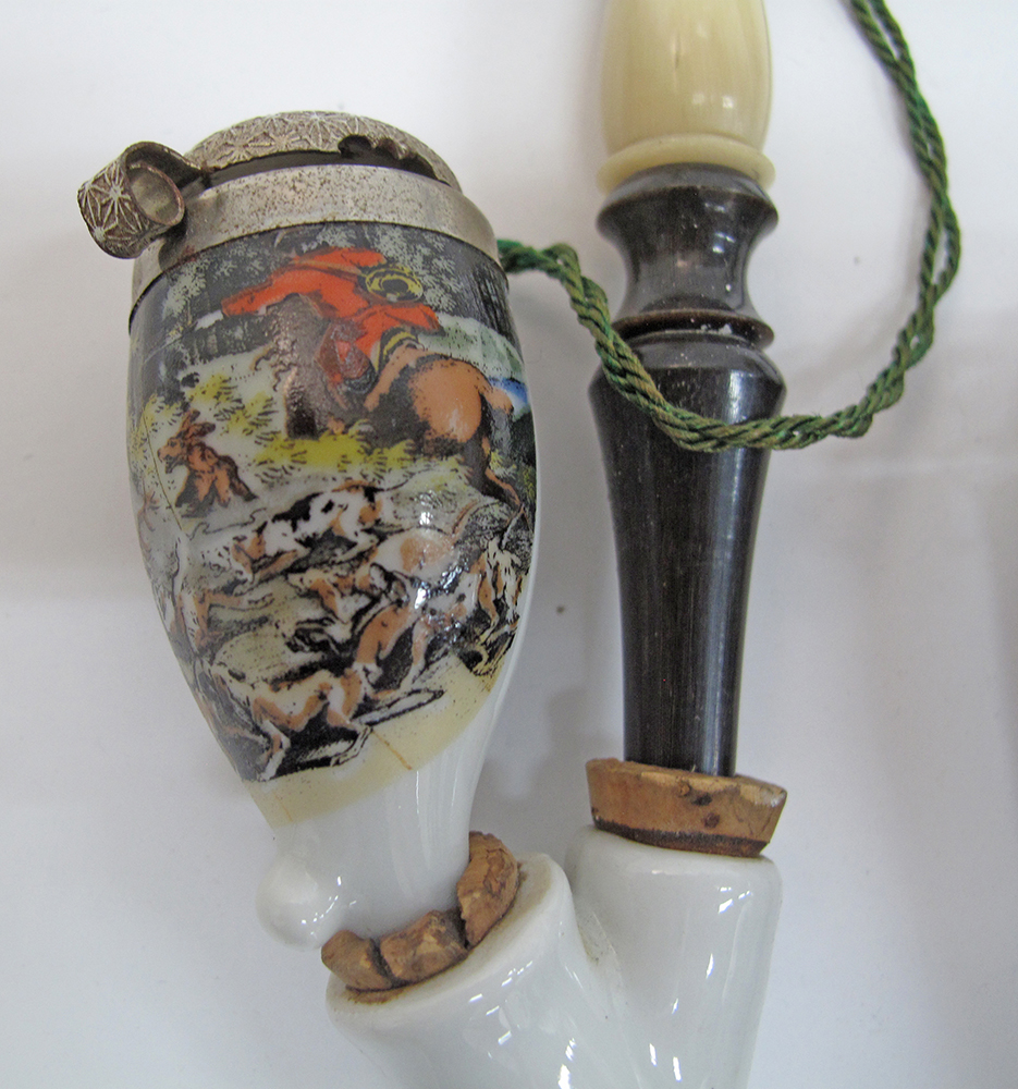 Porcelain German lidded pipes. - Image 2 of 7