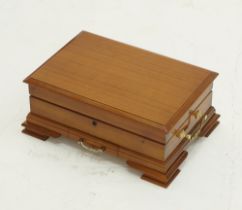 A cigar humidor