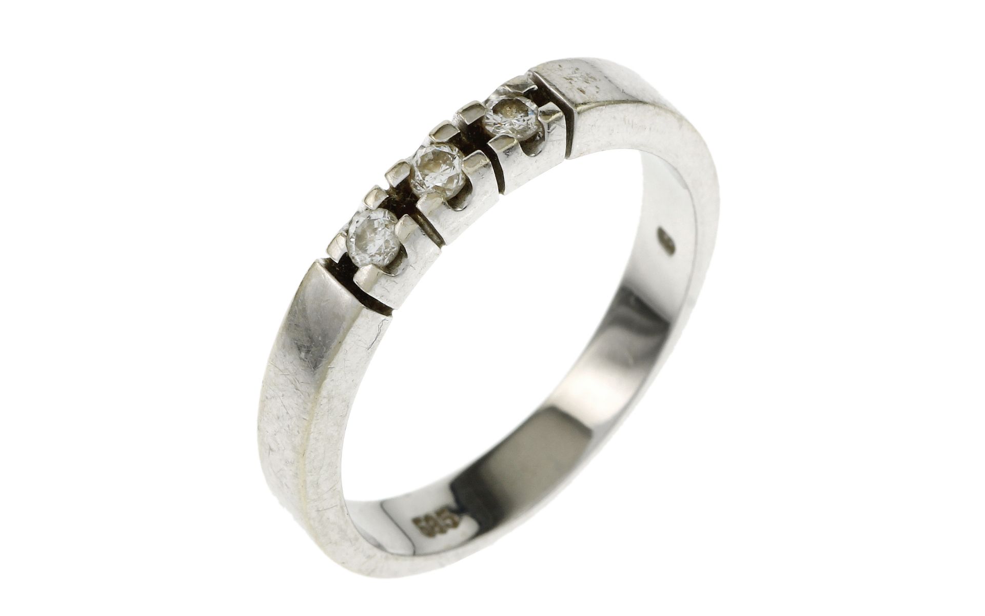 Ring 3.56g 585/- Weissgold mit 3 Diamanten zus. ca. 0.13 ct.. Ringgroesse ca. 54