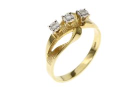 Ring 2.76g 585/- Gelbgold und Weissgold mit 3 Diamanten zus. ca. 0.03 ct.. Ringgroesse ca. 55