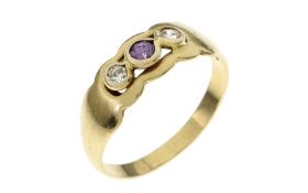 Ring 2.38g 750/- Gelbgold mit 2 Diamanten zus. ca. 0.10 und Amethyst. Ringgroesse ca. 53