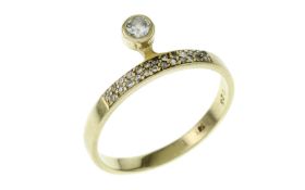 Ring 2.79g 585/- Gelbgold mit 26 Diamanten zus. ca. 0.25 ct.. Ringgroesse ca. 61