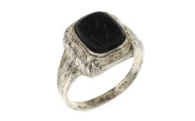 Ring 4.23g 835/- Silber mit Onyx. Ringgroesse ca. 59